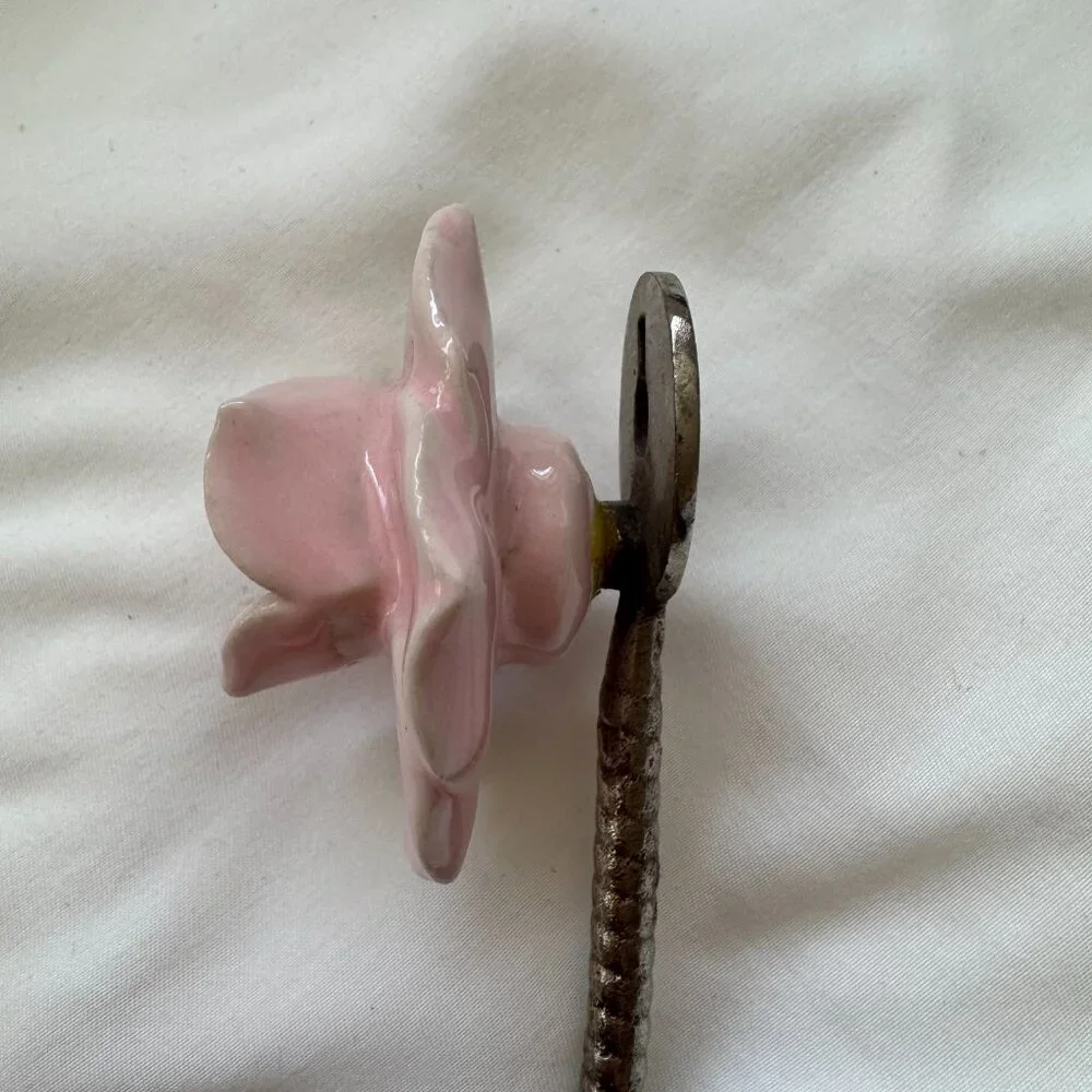 EUC, Anthropologie Floral Ceramic Wall Hook, Light Dusty Pink / Silver, One Size